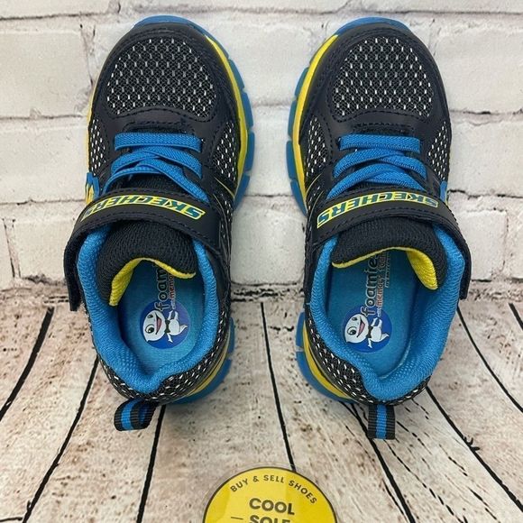 Skechers shoes, toddler 8. - Picture 4 of 11
